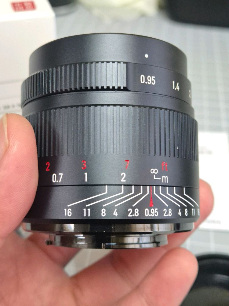 7아티산(7artisans) 35mm f0.95 (후지) 이미지