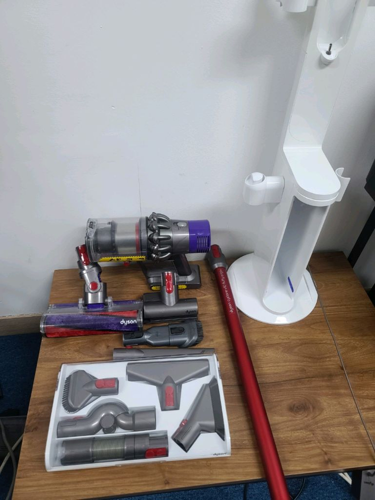 다이슨 무선청소기 V10(거의 A급,삼성배터리교체>1시간7분작동,전체해체,Cleaning완)--1