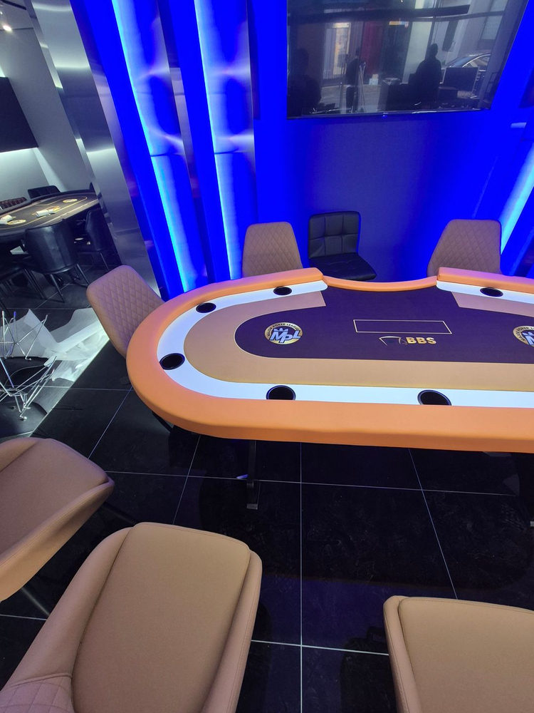 홀덤테이블 이미지