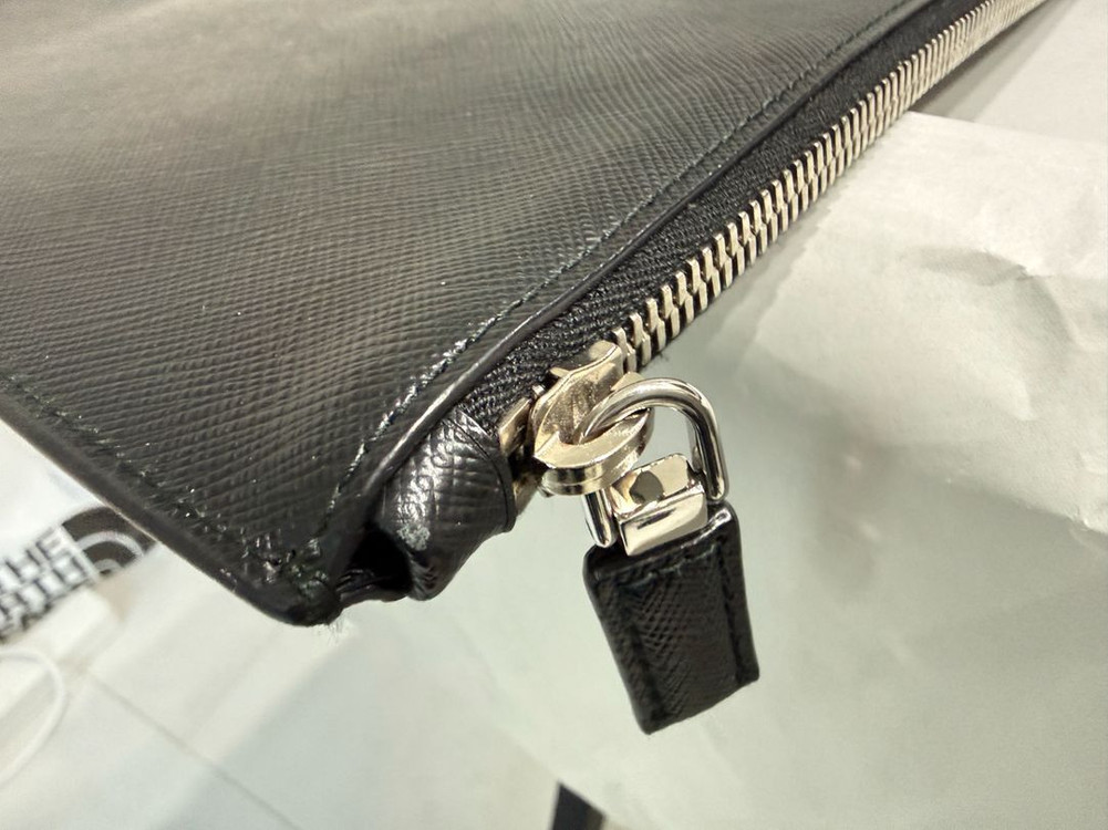 프라다 사피아노 클러치 2NG001 블랙--2