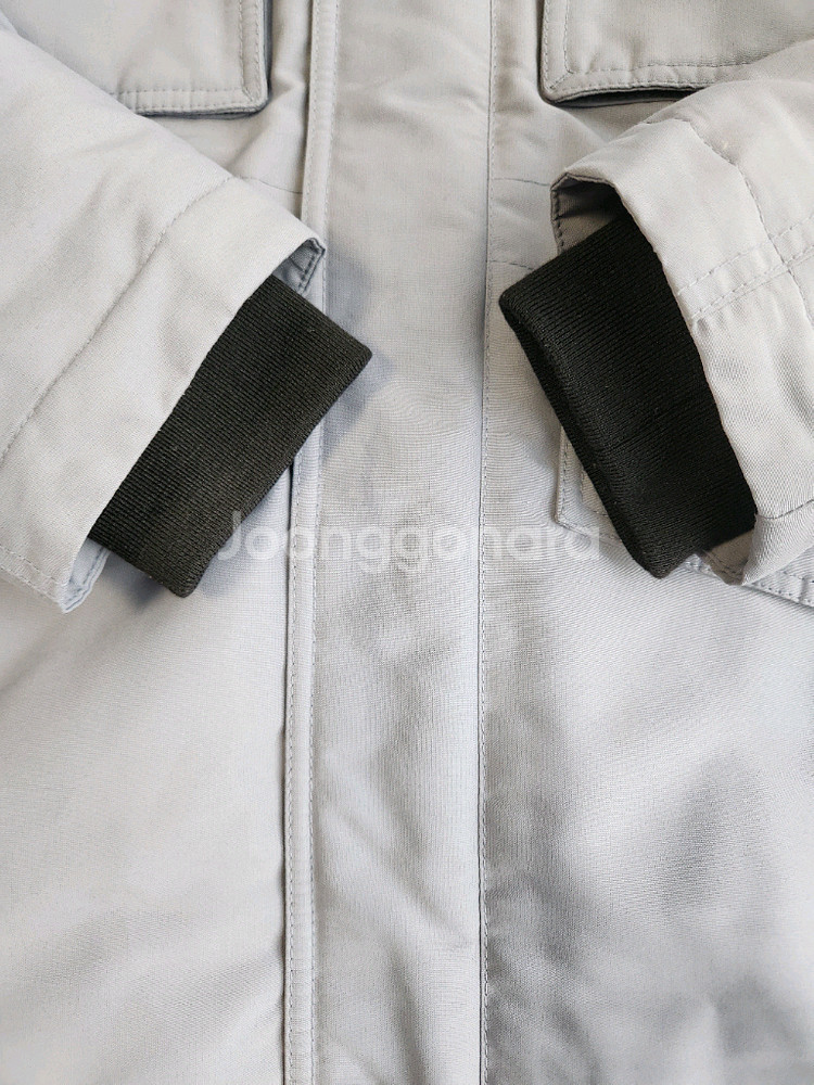 빈폴 스포츠 남녀공용 그레이 덕다운 패딩 사이즈90(s)사용감 거의 없이 깨끗해요여러 중고사이트에도 같이 판매하고--1