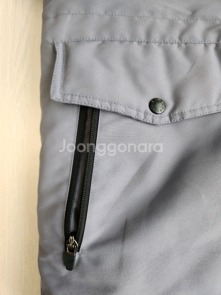 빈폴 스포츠 남녀공용 그레이 덕다운 패딩 사이즈90(s)사용감 거의 없이 깨끗해요여러 중고사이트에도 같이 판매하고--3