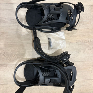 버튼 제네시스x est 바인딩 팝니다 size-s