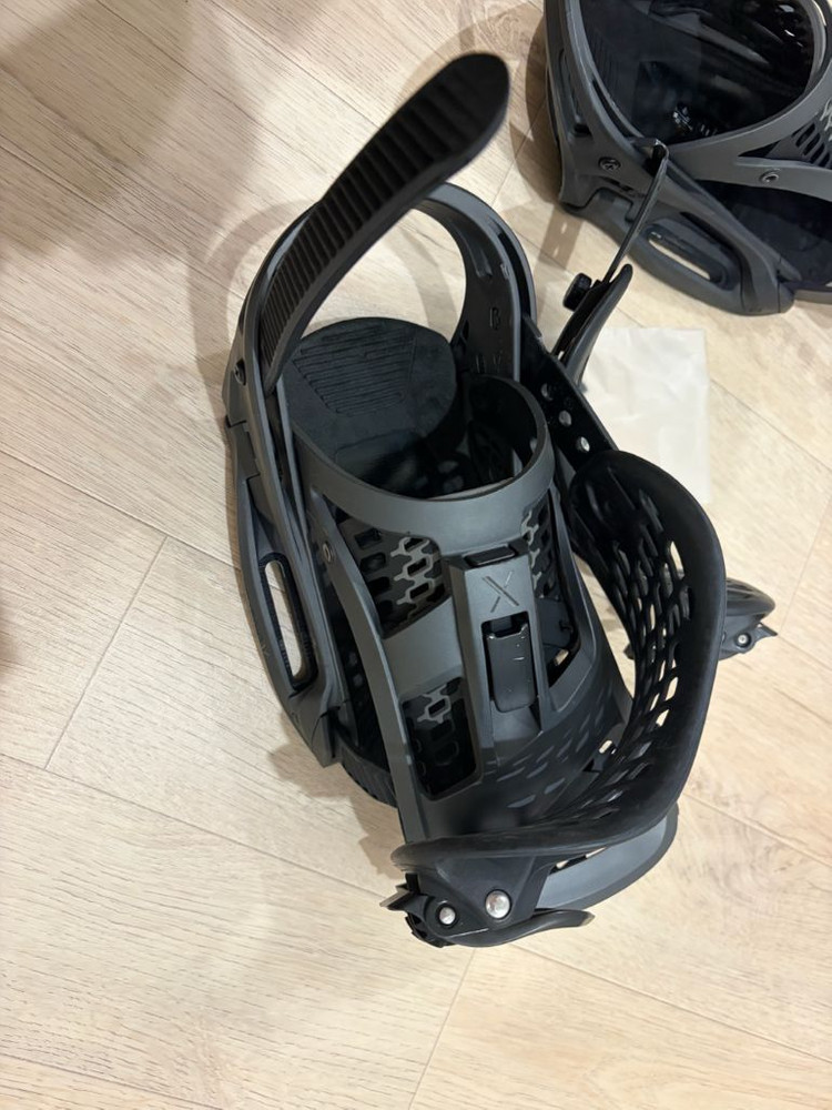 버튼 제네시스x est 바인딩 팝니다 size-s--2