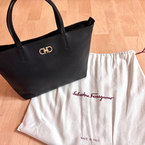 (정품) 페라가모 블랙 토트백