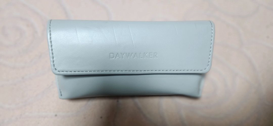 데이워커 선글라스 새제품 팝니다--3