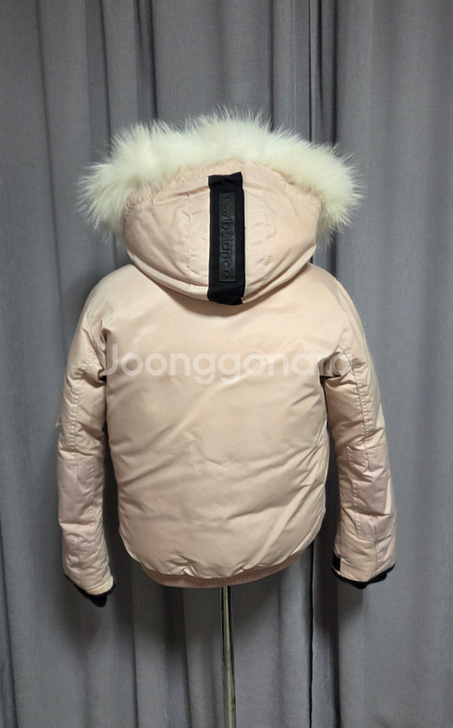 뉴발란스 사틴 패트롤 숏 덕다운 패딩 90(M) 상태양호--4