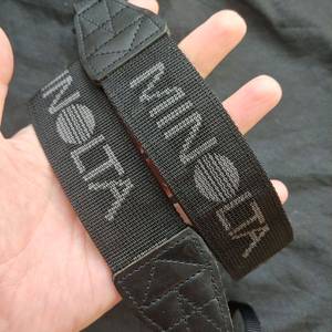 미놀타 그래픽 블랙 스트랩