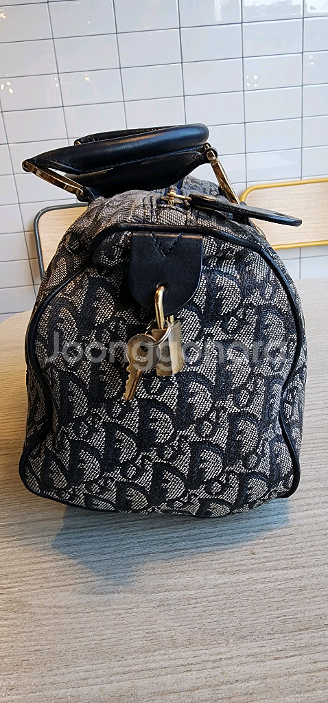 디올 오블리크 스몰 보스턴백 자물통 포함--1