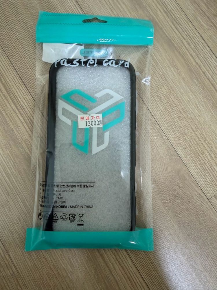 미사용 새상품 아이폰 17 Pro Max 파스텔 카드 케이스 블랙 팔아요--1