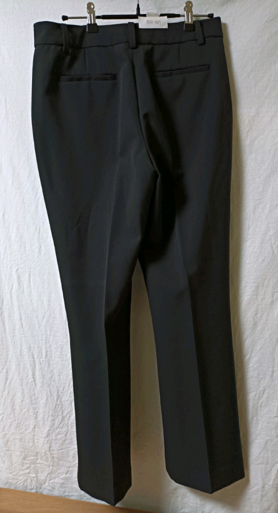 택포 무신사 스탠다드 우먼즈 플루이드 세미 부츠컷 슬랙스 26 다크 그레이 정장 바지--3