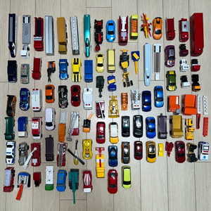 총 92개 일괄 - 장난감 자동차(토미카, 구급차, 경찰차, 기차, 중장비 등)