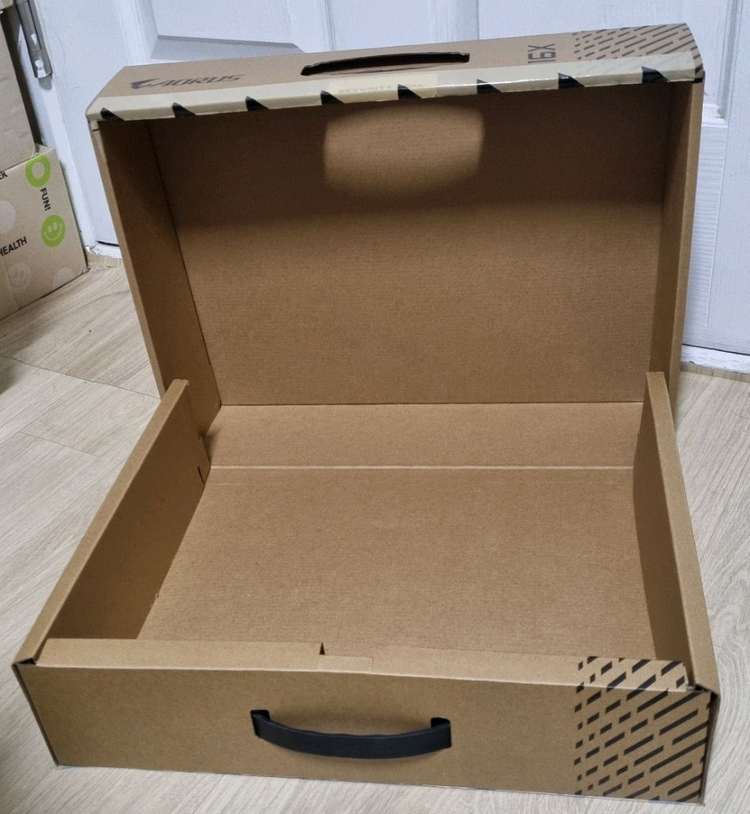 GIGABYTE AORUS 16X 빈박스--2