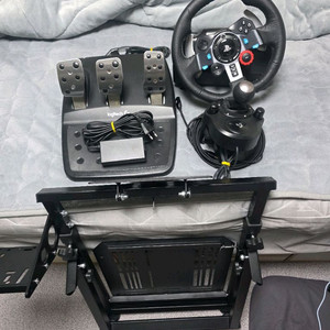 로지텍 코리아 g29 쉬프트 거치대 포함 팝니다.