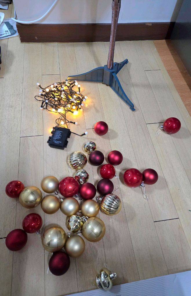 이케아 크리스마스 트리 세트(택배포함)--1