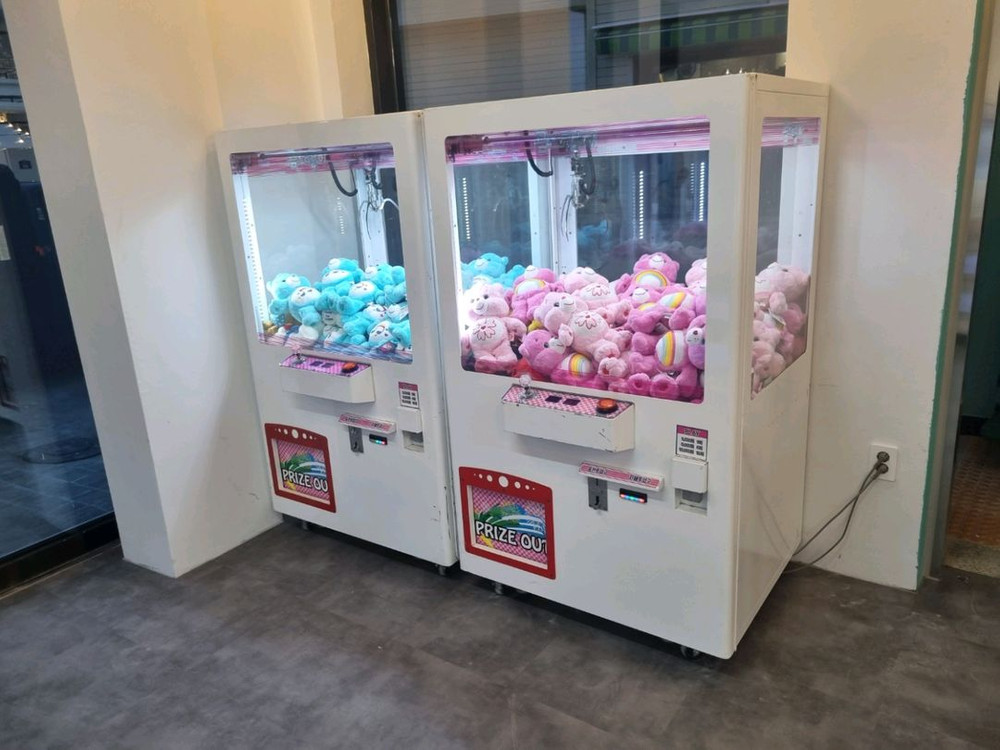 곰탱이 인형뽑기 기계 팝니다.--1