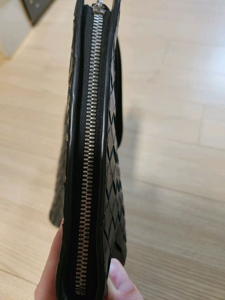 보테가베테나 남자 클러치백 가방 팝니다 상태 최상급 이미지