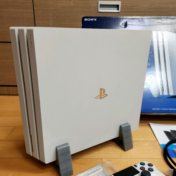PS4 PRO 1TB 화이트 판매합니다--1