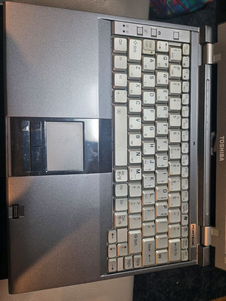 도시바 PORTEGE구형 노트북 본체만 팝니다--1