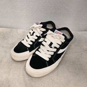 비젼 스트릿웨어 + 오드서커스 콜라보 블랙 보드화 스니커즈 265