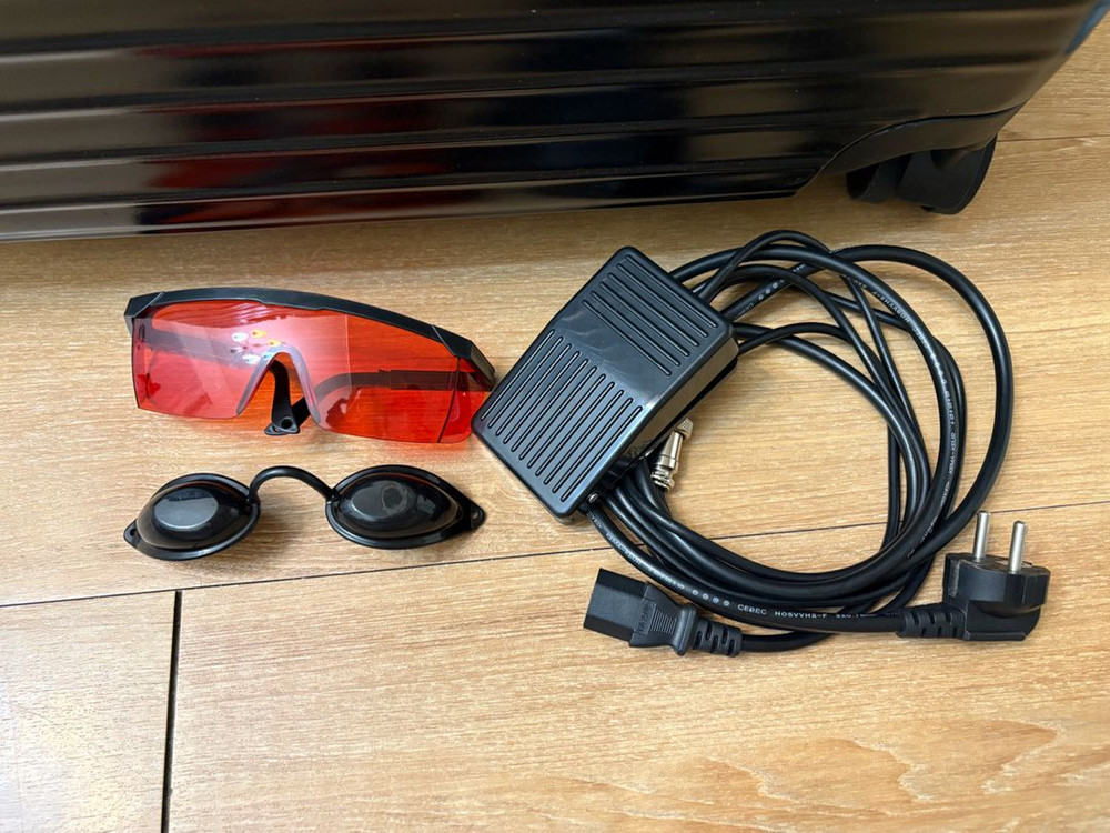 피코 눈썹문신제거 레이저기기--2