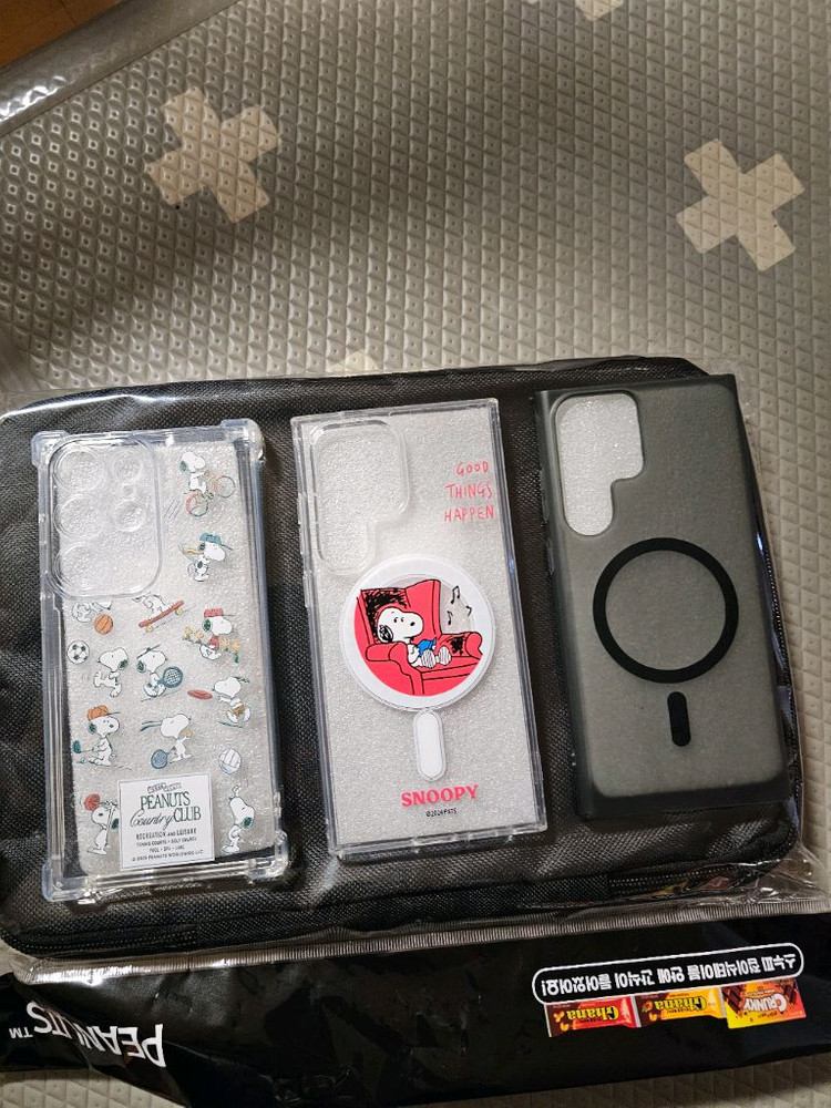 새상품)갤럭시 S23 울트라 스누피 폰케이스--1