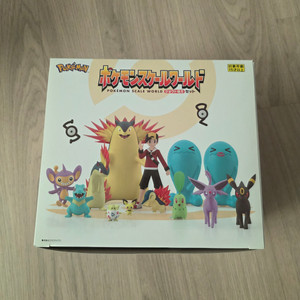 포켓몬 스케일 월드 성도지방 마자용 골드 블래키 피규어 팝니다