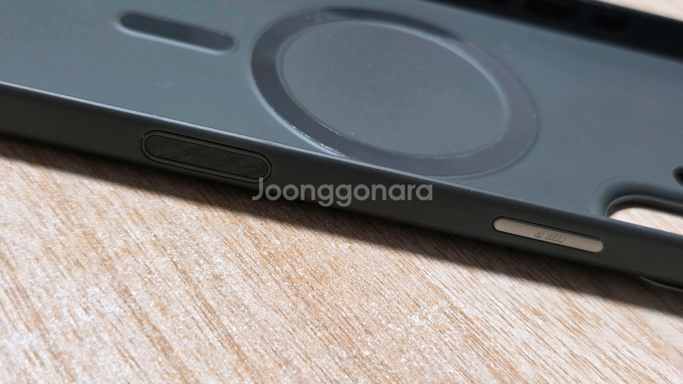 지모 JIMO 아이폰16플러스 나노링 매트 하드 케이스 상태굿--2