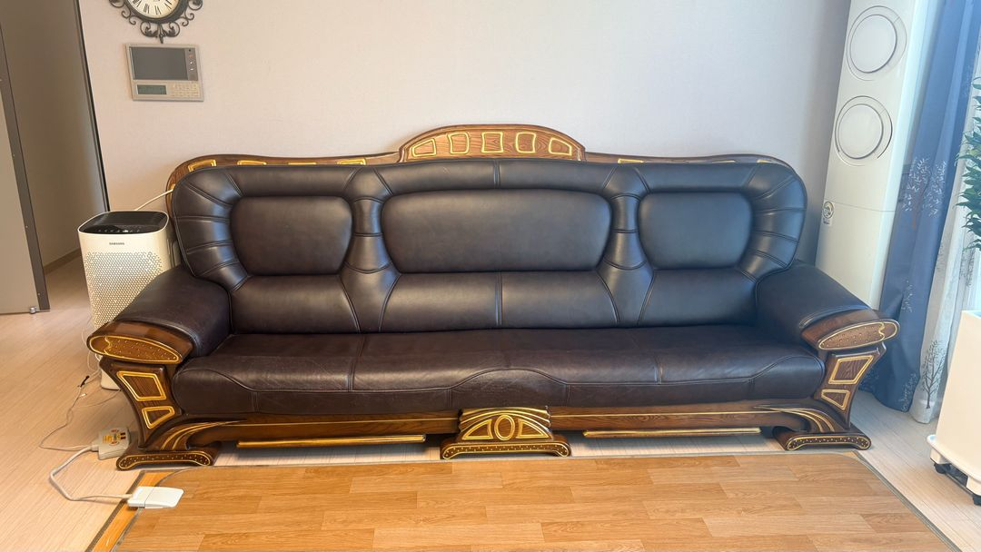 천연가죽 4인용 소파 이미지