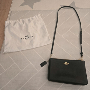 코치 크로스백 이미지