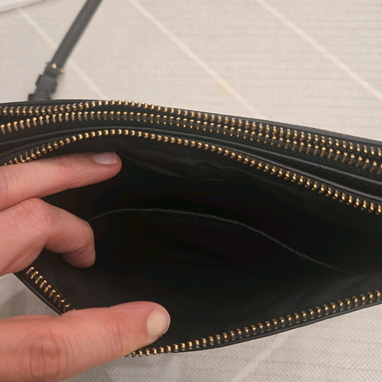 코치 크로스백 이미지