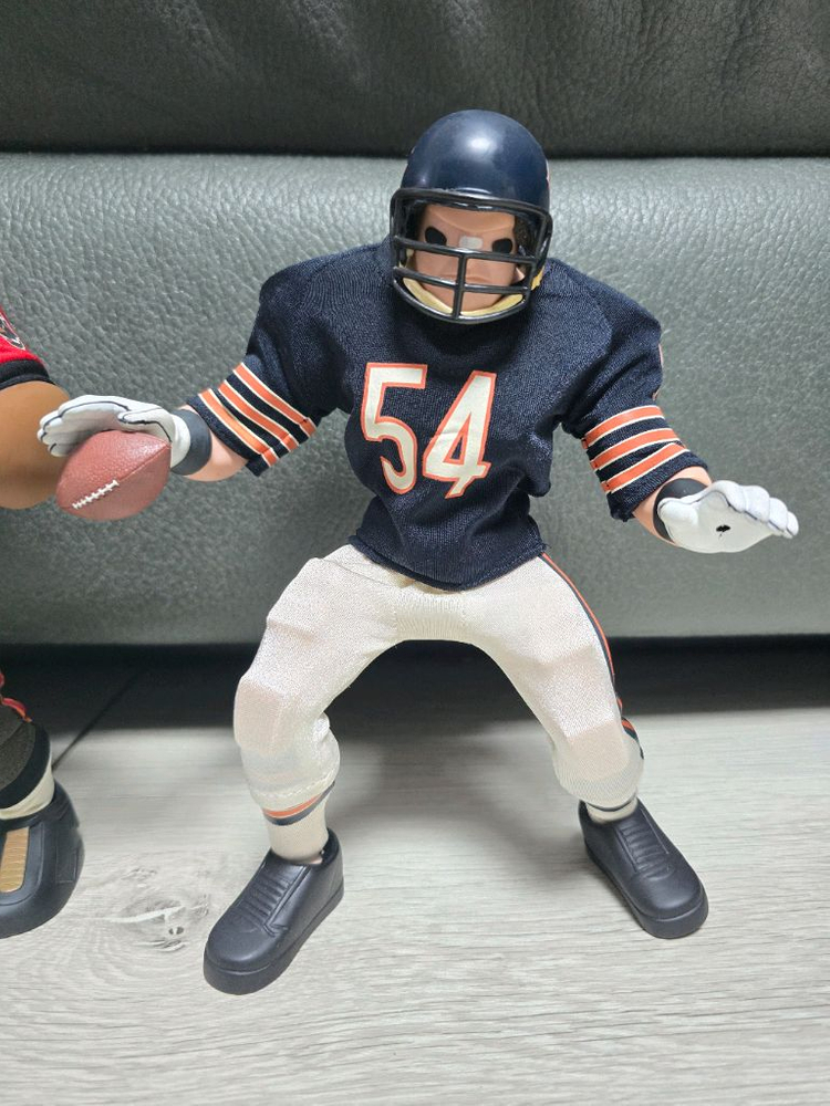 NFL 레전드 수비수 브라이언 얼라커 & 워렌 샙 모형 일괄--1