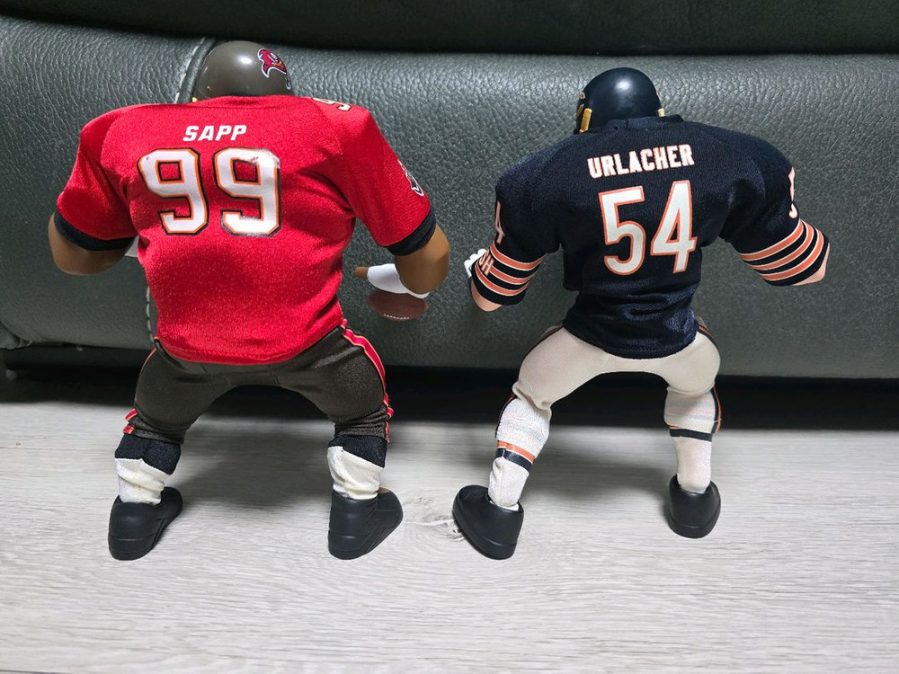 NFL 레전드 수비수 브라이언 얼라커 & 워렌 샙 모형 일괄--8