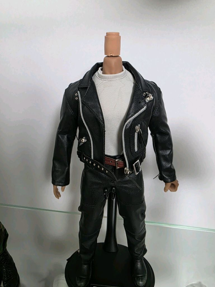 핫토이X 피첸 터미네이터 아놀드 커스텀 피규어--1