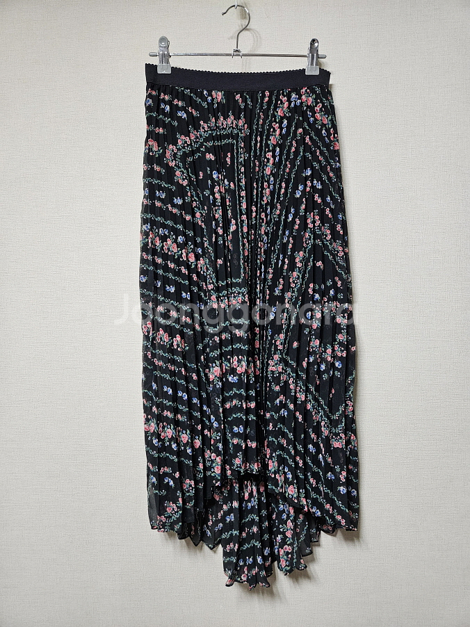 써스데이아일랜드 플리츠 패턴 스커트 프리사이즈--1