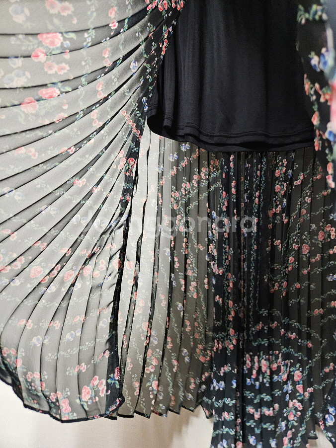 써스데이아일랜드 플리츠 패턴 스커트 프리사이즈--5