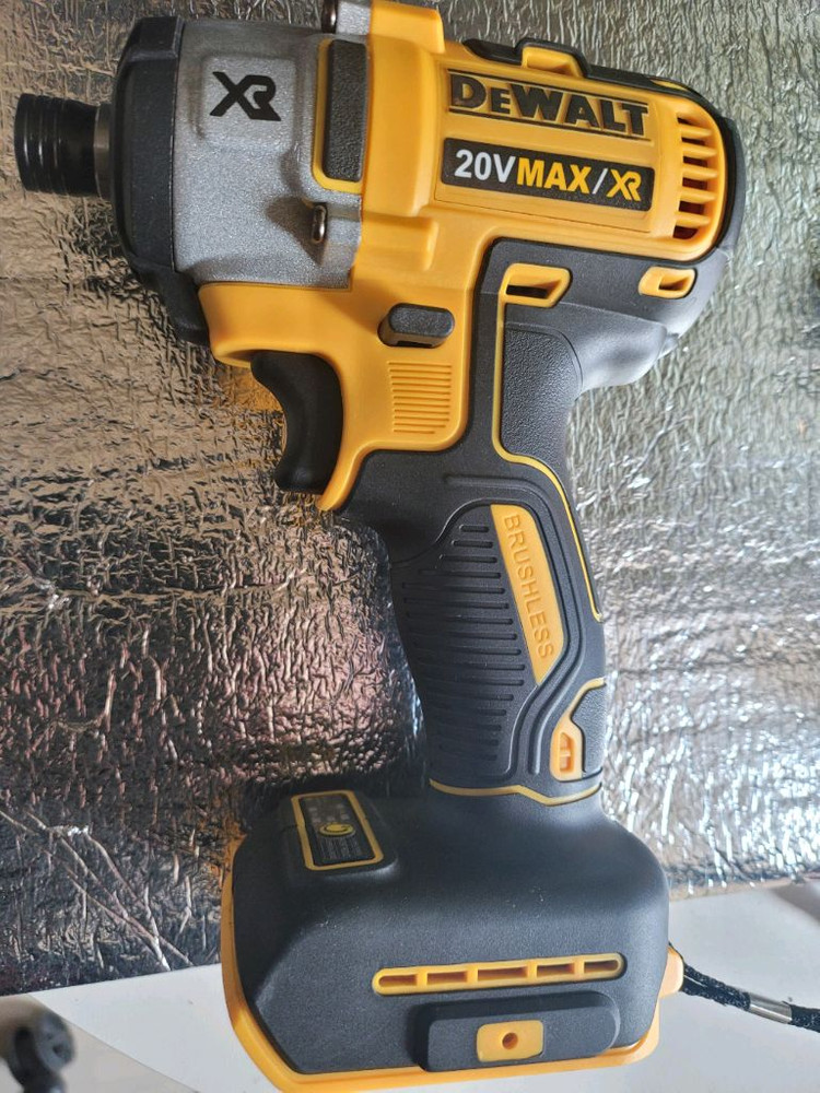 브러시리스 임팩렌치 , 임팩드릴 팝니다.--1