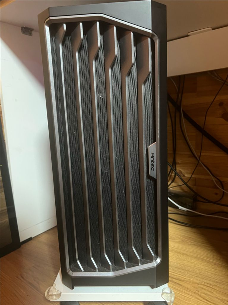 7950x3d 5090 뱅가드 최고급사양 본체및 삼성 4k 32인치 모니터--1