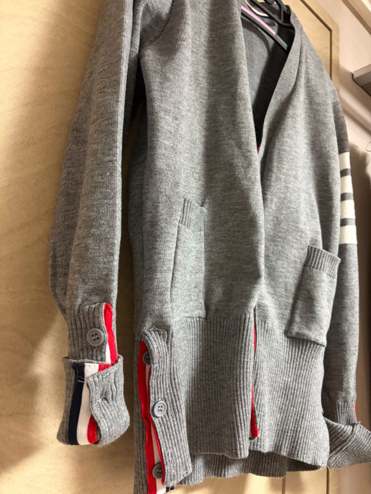 톰브라운 가디건 이미지