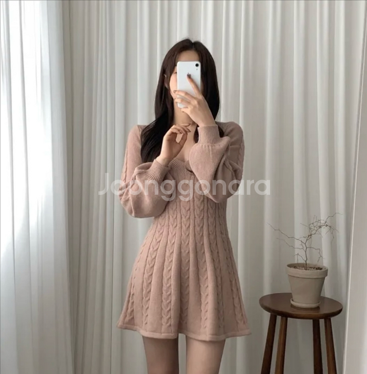 포근 브이넥 니트 원피스--5