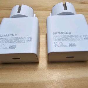 삼성65W 충전기 TA865 R01 팝니다.