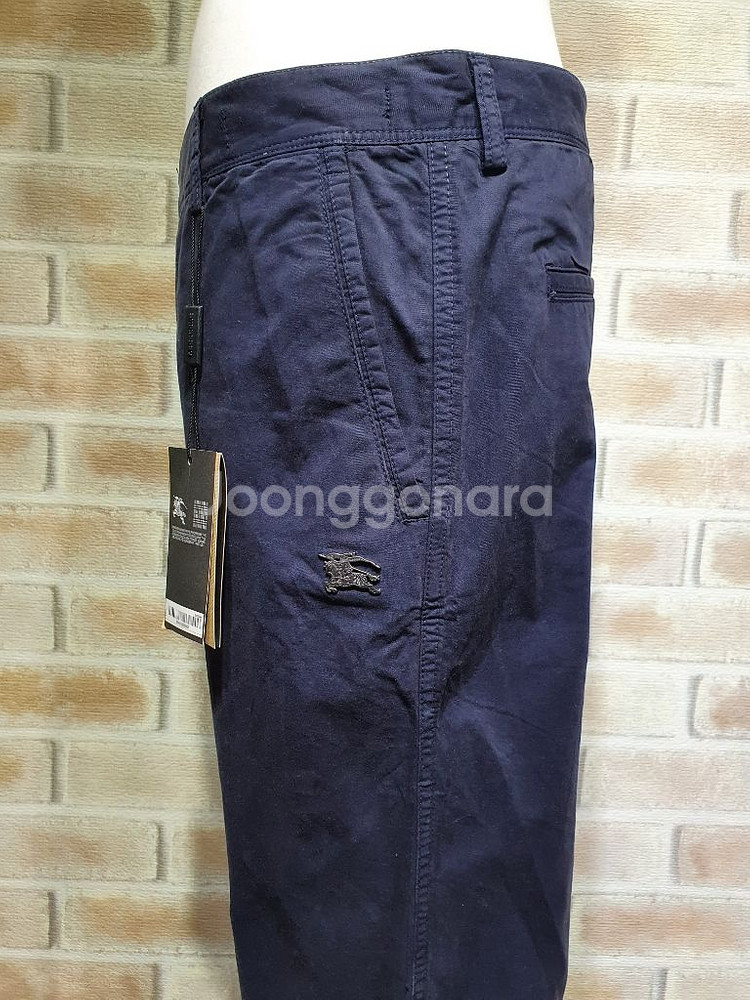 택부착 새상품 버버리런던 정품 네이비코튼 치노팬츠38--6