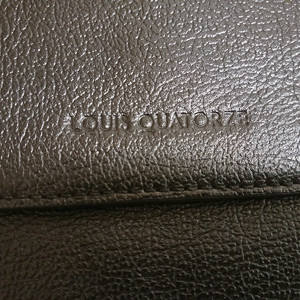 루이까또즈(정품) 남성 가죽 클러치백, 노트북 파우치, 다용도 사용 (블랙) (상태 깨끗하고 좋아요)