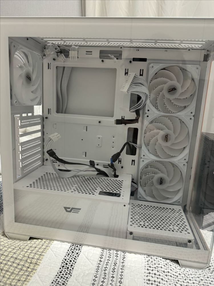 [화이트 세트 PC 케이스 + 파워] 다크플래쉬 DS900, 스컬 850W 골드 풀모듈러(ATX 3.1)--4