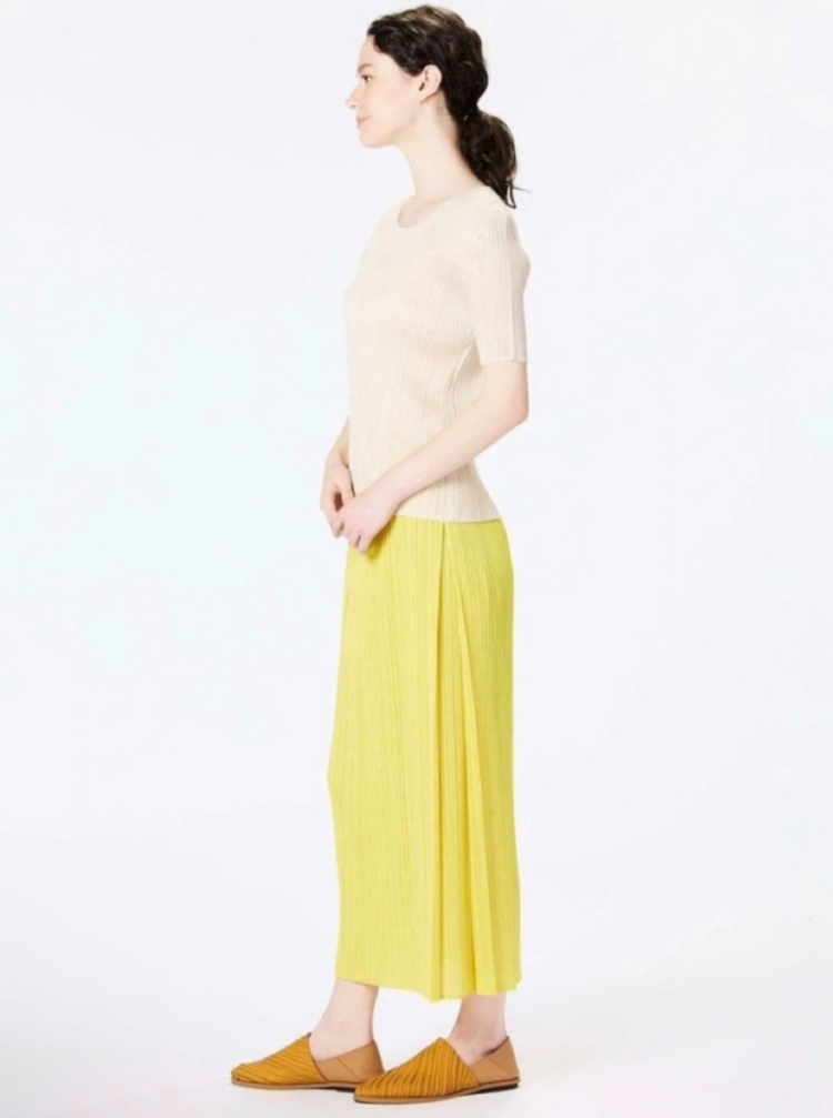 플리츠플리즈 23년 먼슬리 크림 절개 스커트 새상품 3--1