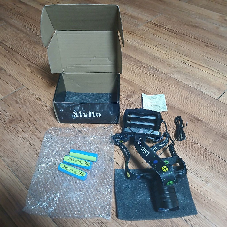 새상품] C충전식 초강력 헤드랜턴 18650(3개포함)작업등 항공알루미늄 후레쉬 해드렌턴--9