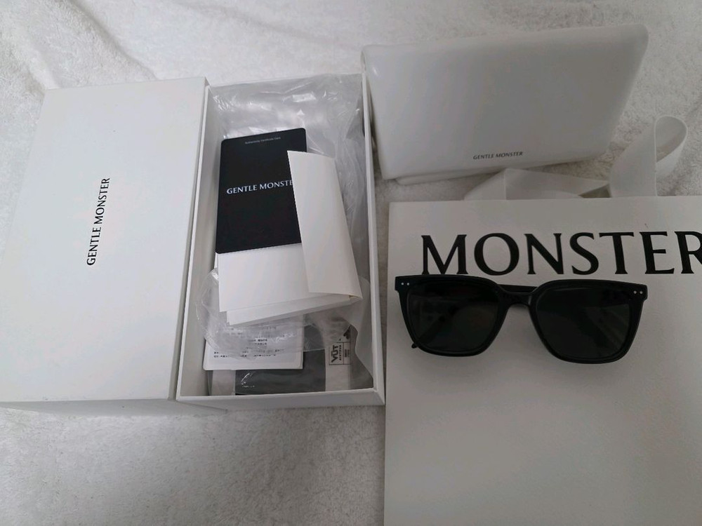 젠틀몬스터 정품 스키즈 현진 선글라스 nubo01 박스+쇼핑백 풀셋 판매--2