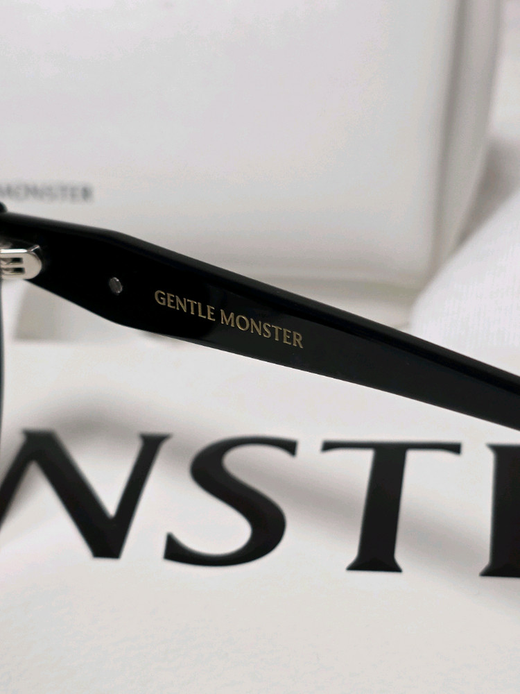 젠틀몬스터 정품 스키즈 현진 선글라스 nubo01 박스+쇼핑백 풀셋 판매--4