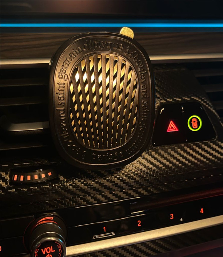 딥디크 차량용 방향제 정품 케이스 팝니다--1