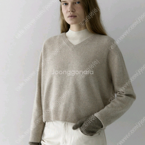 보웬 홀가먼트 니트